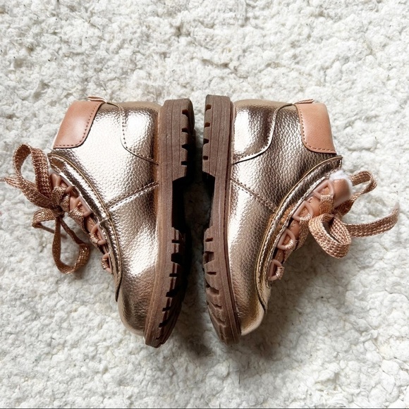 OSHKOSH: Kids Rose Gold Faux Sherpa Lined Boots Sz 7 - Picture 5 of 10